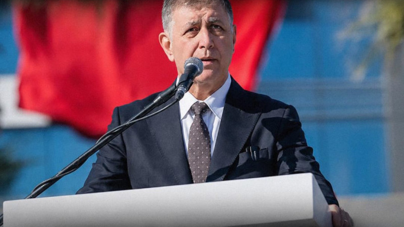 CHP'den istifa eden ve yoluna bağımsız devam eden İzmir Büyükşehir Belediye Başkanı Cemil Tugay, kur
