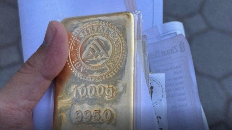 Bir vatandaş, evini satıp 1 kilogram altın satın aldı.